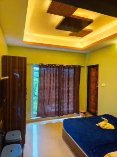 Rose Garden Enclave for Families & Executives - 3