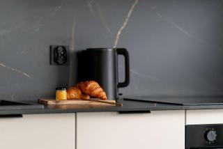 Luxury Apartment with Parking & Terrace Remote Work by Renters Prestige - 2