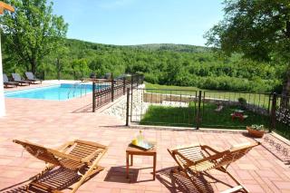 Alleinstehendes Ferienhaus mit Swimmingpool für bis zu zehn Personen - 7