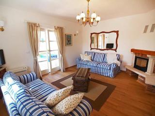 Großzügiges und modern eingerichtetes Ferienhaus mit eigenem Garten, Sonnenterrasse und privatem Außenwhirlpool - 3