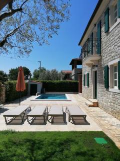 Großzügiges und modern eingerichtetes Ferienhaus mit eigenem Garten, Sonnenterrasse und privatem Außenwhirlpool - 5