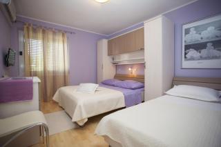 Komfortable Ferienwohnung Mit Terrasse In Bidol - 1