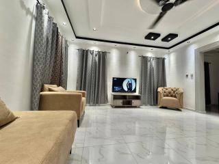 Charming 2 Bedroom House in Vibrant Ablekuma Olebu - 7