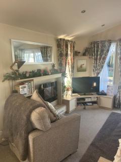 Hares Haven pet friendly sleeps 6 - 8