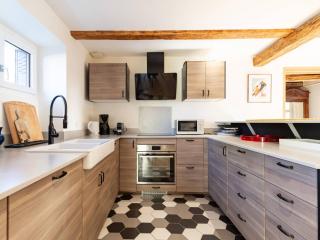 Maison de village rénovée pour 12 pers avec jardin et jacuzzi proche Loudenvielle - FR-1-695-89 - 8