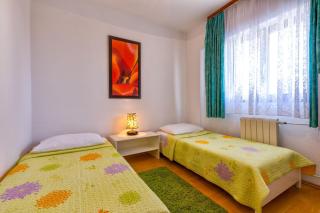 Tolles Appartement in Mali Lošinj mit Grill, Garten und Terrasse - 4