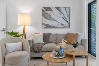 Laguna Escape - Swim-Out Retreat by Trinity Beach - 3