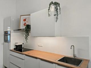 Stuck-Denkmal-Apartment zentral in Krefeld mit hohen Decken - 3