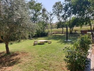 An einem Fluss gelegenes Haus mit Schlafmöglichkeiten auf der Galerie - 3