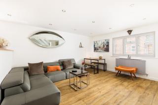 Stylish Modern 2 Bed with Parking - Pass the Keys - 3