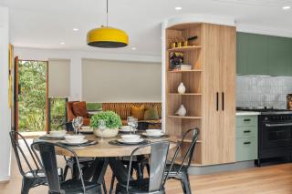 Ankers at Mollymook - spacious beach retreat - 3