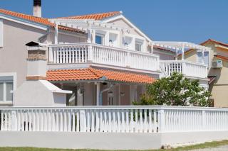 Ferienwohnung mit jacuzzi in Villa mit Garten und Parkplatz - b55844 - 9