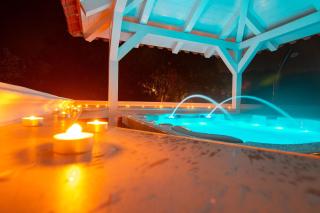 Ferienwohnung mit jacuzzi in Villa mit Garten und Parkplatz - b55844 - 2