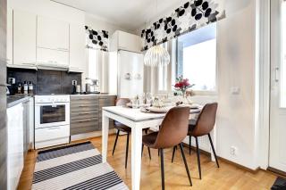 Adorable Arctic Apartments - Private Sauna & Free Parking - 5