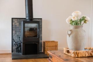 The Bullpen Cotswolds Farm Stay With Pool - 2