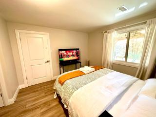 Luxurious Pvt room & Pvt heated floor bathroom near Airport - 4