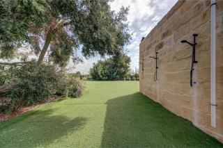 A World of Your Own, Luxurious Villa with Pools by 360 Estates - 5