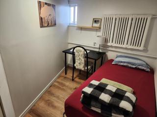 Affordable/Quiet Private Room - 0