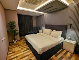 Alvis Suite - Goldcrest Mall and Residency Family 3 Bed Apartment - 8