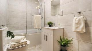 FREE parking, LARGE House for Contractors & Families, Sleeps 8, 2 mins to NOTTINGHAM CITY CENTRE - 8