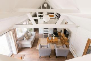 Cosy Cotswolds Farm Stay with Log Burner - Peaceful Winter Retreat - The Dairy - Lechlade - 7