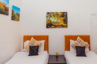 Cosy Apartment by Meadows 10 - 4