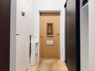 Double Sofa Bed in a Stunningly Tall Shared Studio - 3