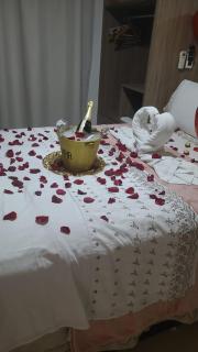 CONFORTO IMBATIVEL - 25 metros do MAR - 2 Quartos com AR CONDICIONADOS SPLIT, Air Fryer, WI-FI, Disney Plus, Star Plus, HBO Max, Guarda Sol, Cadeiras de Praia e Caixa Térmica - 8 pessoas com Muito Conforto - Melhor Localização! - 7