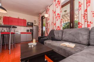 Geschmackvoll eingerichtete Ferienwohnung im Erdgeschoss mit direktem Zugang zur Sonnenterrasse - 2