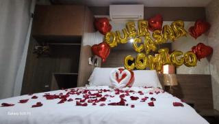 CONFORTO IMBATIVEL - 25 metros do MAR - 2 Quartos com AR CONDICIONADOS SPLIT, Air Fryer, WI-FI, Disney Plus, Star Plus, HBO Max, Guarda Sol, Cadeiras de Praia e Caixa Térmica - 8 pessoas com Muito Conforto - Melhor Localização! - 5