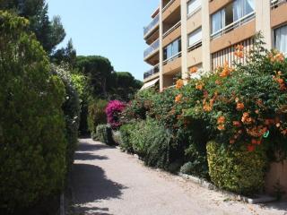 Appartement à Hyères avec parking, véranda et cuisine équipée - FR-1-335-177 - 1