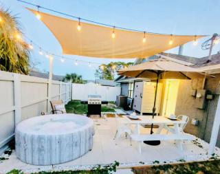 Stunning 4BD Jacuzzi - 4 Min To Beach Panama City - 9