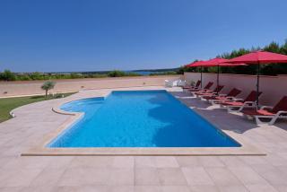 Nettes Ferienhaus in Pomer mit Privatem Pool - 4