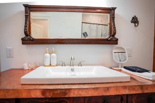 Horse Farm, 4BR 4BA Lodge in Scenic Valley, 20min from Center Hill Lake, 1hr from Nashville - 1