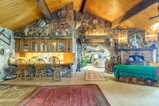 Waterfront Hood Canal Home with Pool Table! - 3