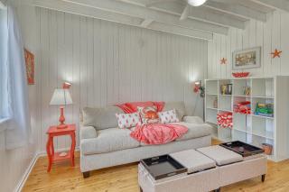 The Surfcomber Unit 2 - 8