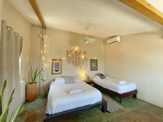 Pargos Ocean view apt steps from Carrizalillo - 9