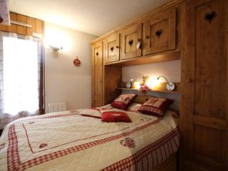 Appartement rénové 4 pers avec balcon, au cœur de la station, à 750m des pistes et proche commerces - FR-1-572-20 - 4