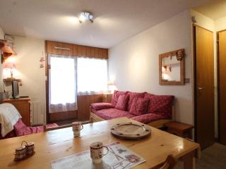 Appartement rénové 4 pers avec balcon, au cœur de la station, à 750m des pistes et proche commerces - FR-1-572-20 - 2