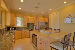 Surfers Paradise Cayman - 7