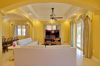 Surfers Paradise Cayman - 6