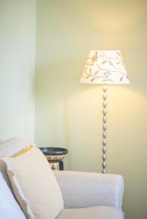 Bright & Cozy House near Beach - 6