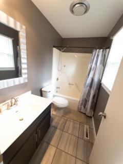 Cozy Getaway Near Lake Decatur - 3