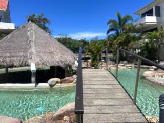 Bright Ocean Horizon Escape - 5