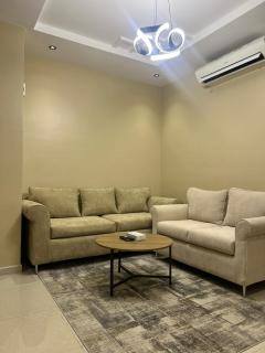 شقة غرفتين وصالة - 0