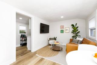 Cozy Modern Retreat • Walk to the Beach - 0