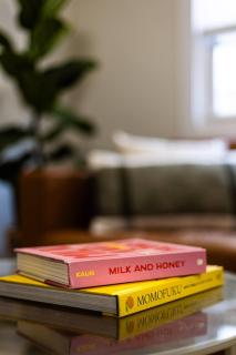 Cozy Modern Retreat • Walk to the Beach - 5