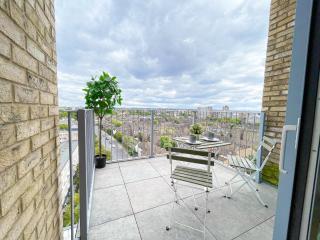 Disc Monthly Rate - 3 Bedroom Penthouse in Battersea with 3 Private Balconies near Clapham, Battersea Park, Nine Elms, Chelsea - 6