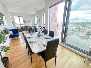Promo Rate - 3 Bedroom Battersea Penthouse with 3 Private Balconies near Clapham Junction & Battersea Power Station by NourNest Apartments - 4