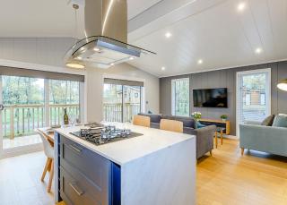 Elton Furze Retreats - 5